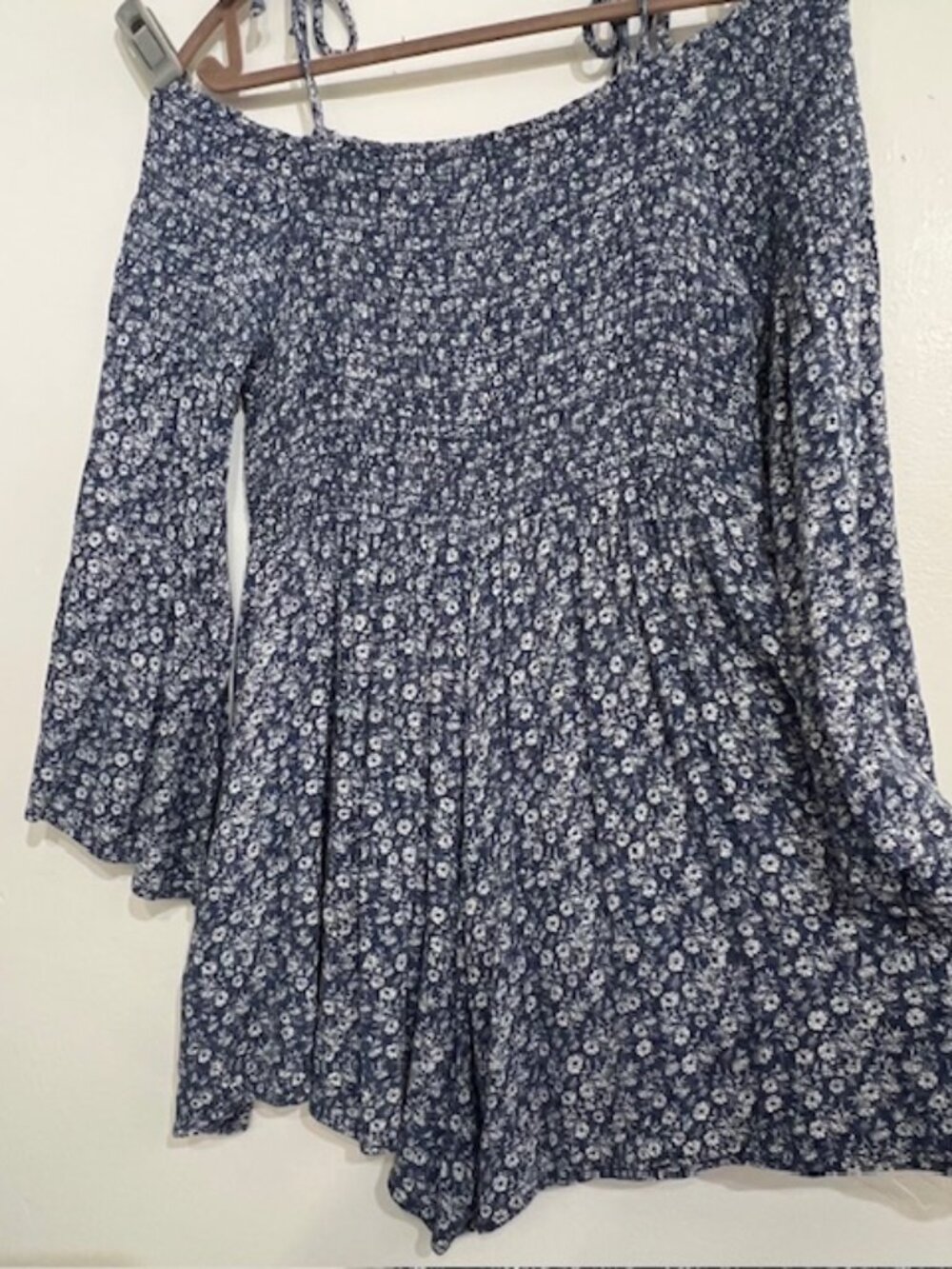 Millibon U.S.A. Womans Blue Floral Pull-on Blue Floral Smocked Romper Size Large - Picture 9 of 11